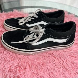 🖤 Classic Black Vans Old Skool – Youth 4.5 🖤 $25 | Free Shipping